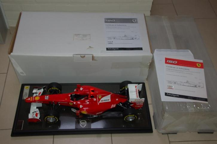 1:8 FERRARI F1 150 ITALIA ALONSO Amalgam collection WRH, Hobby en Vrije tijd, Modelauto's | 1:5 tot 1:12, Zo goed als nieuw, Auto