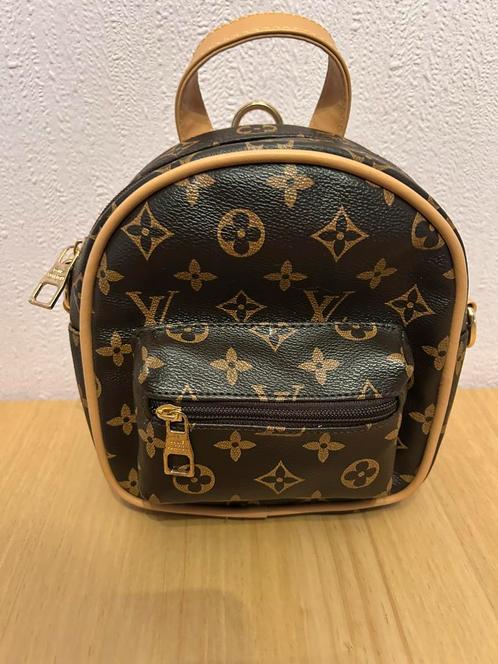 Donkerbruin Louis Vuitton tas, Sieraden, Tassen en Uiterlijk, Tassen | Damestassen, Nieuw, Schoudertasje, Bruin, Ophalen