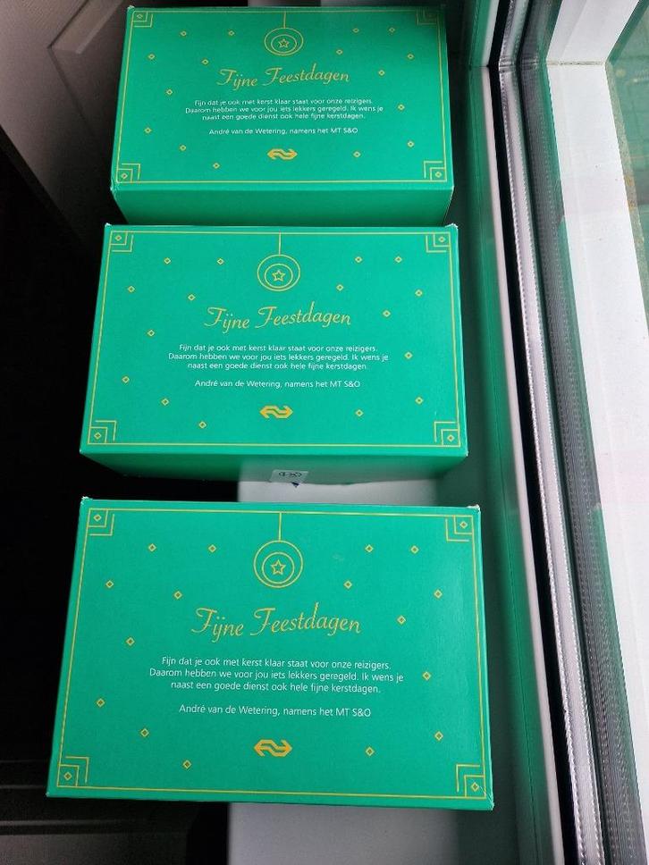 Uniek originele NS lunch box en Kerst opschrift Arriva sjaal, Verzamelen, Spoorwegen en Tramwegen, Nieuw, Tram, Overige typen