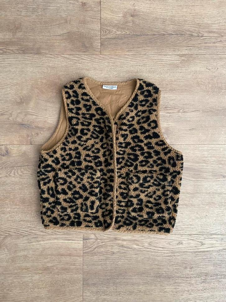 Luipaardprint meiden gilet / vest Daily Brat maat 110/116, Kinderen en Baby's, Kinderkleding | Maat 110, Zo goed als nieuw, Meisje