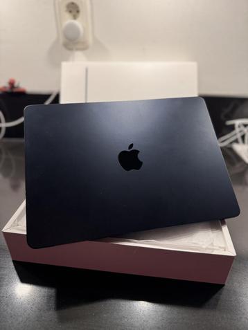 A2681,  MacBook Air 13", M2, 8GB / 256GB beschikbaar voor biedingen
