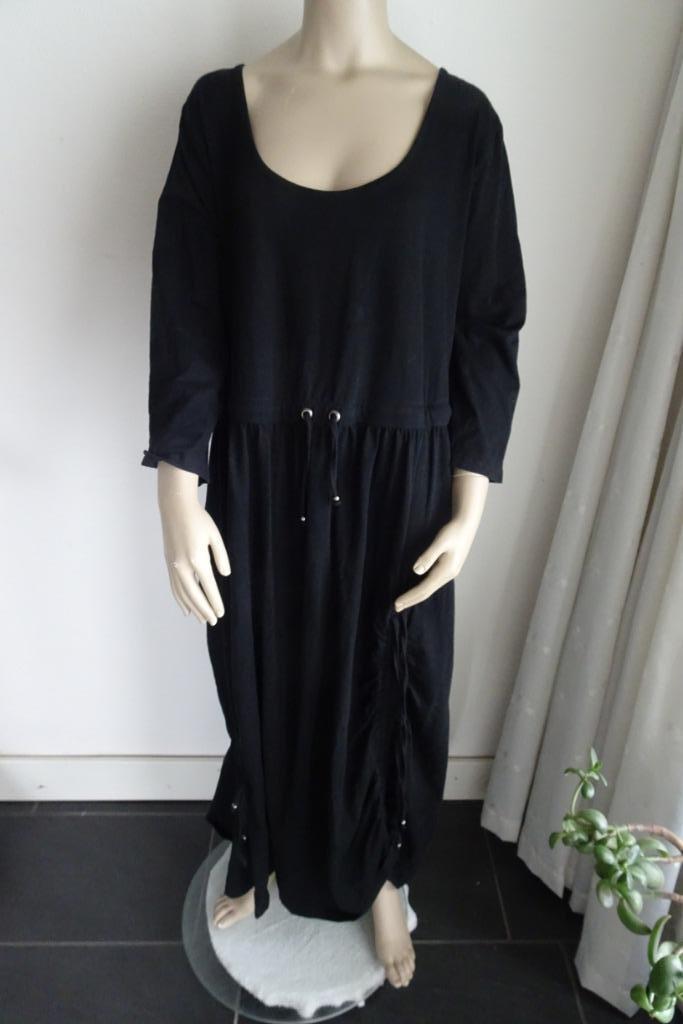 zwarte tricot jurk maat 52/54 van BPC, Kleding | Dames, Jurken, Zo goed als nieuw, Maat 46/48 (XL) of groter, Zwart, Onder de knie