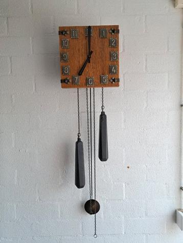 Houten Wandklok beschikbaar voor biedingen