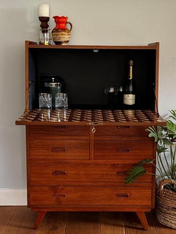 Vintage Mid-Century Modern Secretary Bar Cabinet beschikbaar voor biedingen