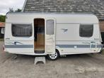 Goed onderhouden Fendt Bianco 470 met nieuwe mover, Caravans en Kamperen, Caravans, Rondzit, Frans bed, Bedrijf, Kachel