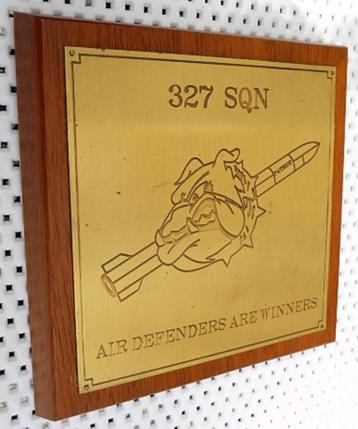 PLAQUETTE 327 SQN ,AIR DEFENDERS ARE WINNERS 16,5CM PATRIOT beschikbaar voor biedingen
