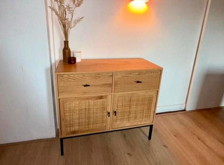 Rotan dressoir op zwarte poten, Huis en Inrichting, Kasten | Dressoirs, Zo goed als nieuw, 50 tot 100 cm, 25 tot 50 cm, Ophalen