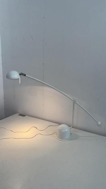 Witte Design Bureaulamp beschikbaar voor biedingen