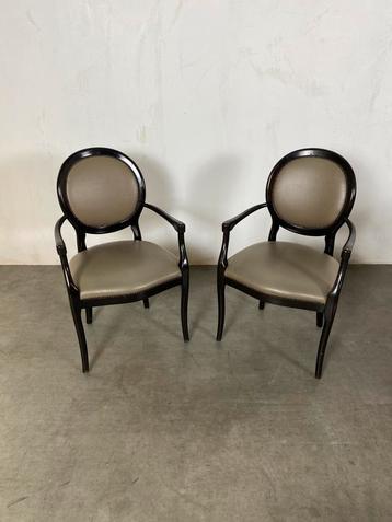 Partij van 70 luxe barok stoelen beschikbaar voor biedingen