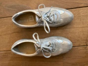 Grijze schoenen van durea. Maat 5 1/2 = 38 beschikbaar voor biedingen