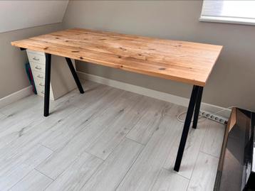 Bureau met Ikea Trotten onderstel 160 x 80 beschikbaar voor biedingen