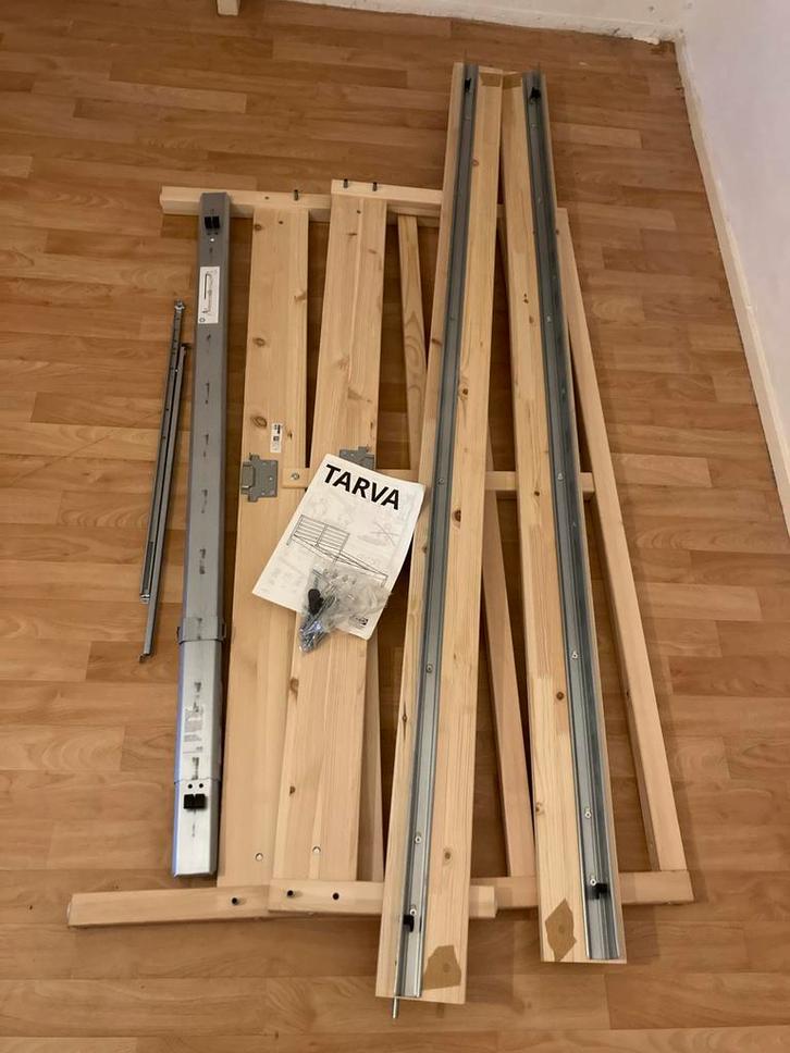 IKEA Tarva Bedframe + Skorva Middenbalk, Huis en Inrichting, Slaapkamer | Bedden, Zo goed als nieuw, Ophalen