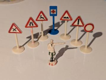 Siku Verkeersborden Set + Verkeersregelaar beschikbaar voor biedingen