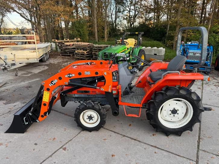 Kubota GL221 met voorlader, Zakelijke goederen, Machines en Bouw | Tuin, Park en Bosbouw, Overige typen