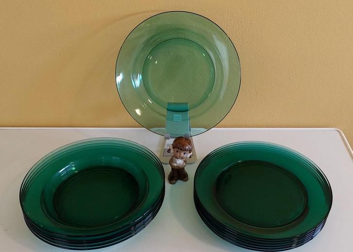 Set 12 groene vintage arcoroc borden 6 soep 6 diner, Huis en Inrichting, Keuken | Servies, Gebruikt, Bord(en), Overige stijlen
