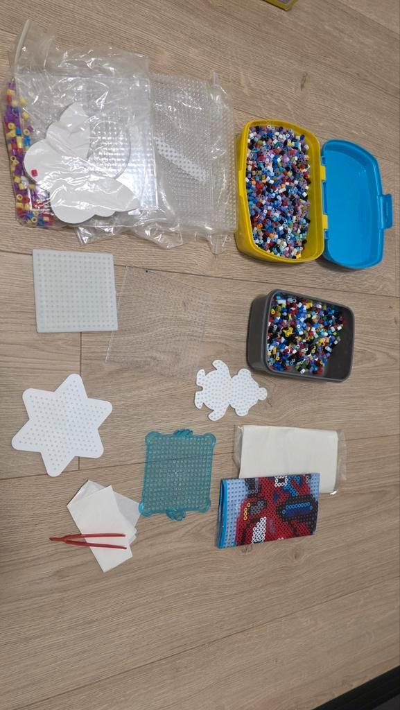 Strijkkralen en plankjes - Complete set, Kinderen en Baby's, Speelgoed | Educatief en Creatief, Gebruikt, Knutselen, Ophalen of Verzenden