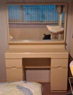 Gratis make up tafel / kaptafel, Huis en Inrichting, Kasten | Secretaires, Ophalen, Zo goed als nieuw