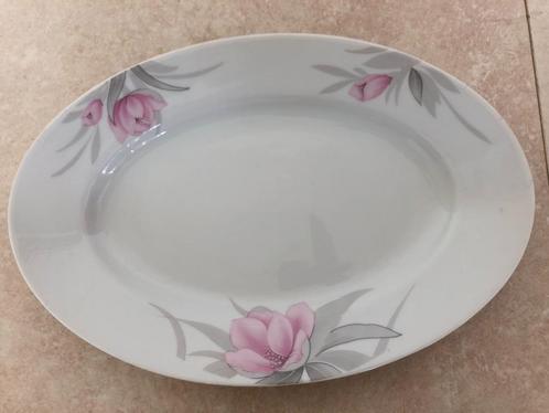 Ovale serveer schaal in bloem motief, 33 x 22 cm., Huis en Inrichting, Keuken | Servies, Zo goed als nieuw, Schaal of Schalen