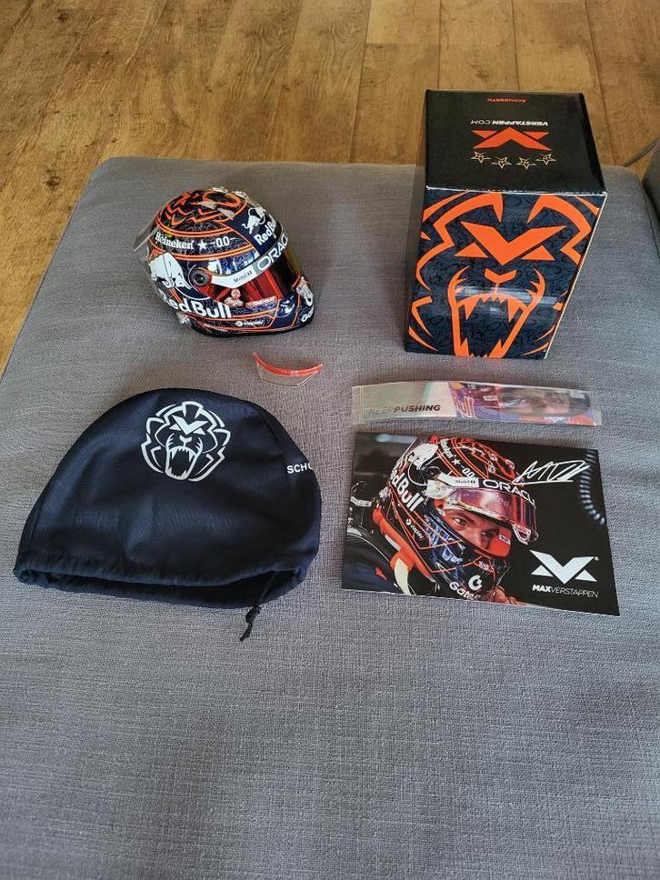 Verstappen 1:2 Orange Lion helm seizoen 2025, Verzamelen, Automerken, Motoren en Formule 1, Nieuw, Formule 1, Ophalen of Verzenden