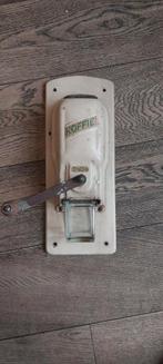 Koffiemolen, Ophalen