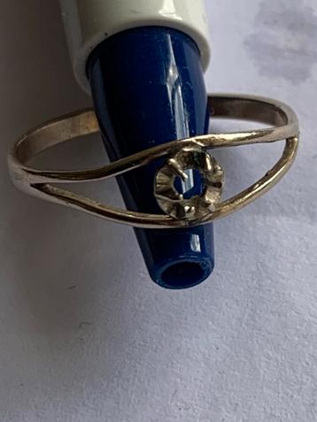 Zilveren ring met steen beschikbaar voor biedingen