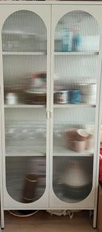 Witte Nous living vitrinekast met glazen deuren, Huis en Inrichting, Ophalen, 50 tot 100 cm, 150 tot 200 cm, 25 tot 50 cm