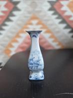 Klein Delfts blauw vaasje, Antiek en Kunst, Antiek | Keramiek en Aardewerk, Ophalen of Verzenden