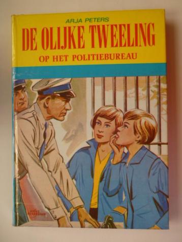 De Olijke Tweeling op het politiebureau - Arja Peters beschikbaar voor biedingen
