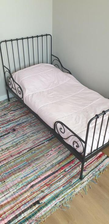 Ikea Minnen zwart meegroeibed incl matras beschikbaar voor biedingen