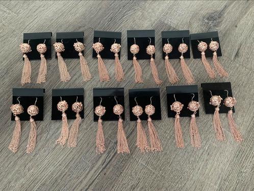Partij 12 paar mooie oorbellen licht rose O71, Sieraden, Tassen en Uiterlijk, Oorbellen, Zo goed als nieuw, Overige materialen