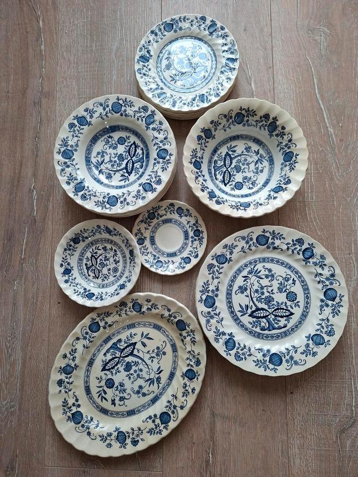 Wedgwood Myott Meakin Blue Onion Servies, Antiek en Kunst, Antiek | Servies compleet, Ophalen