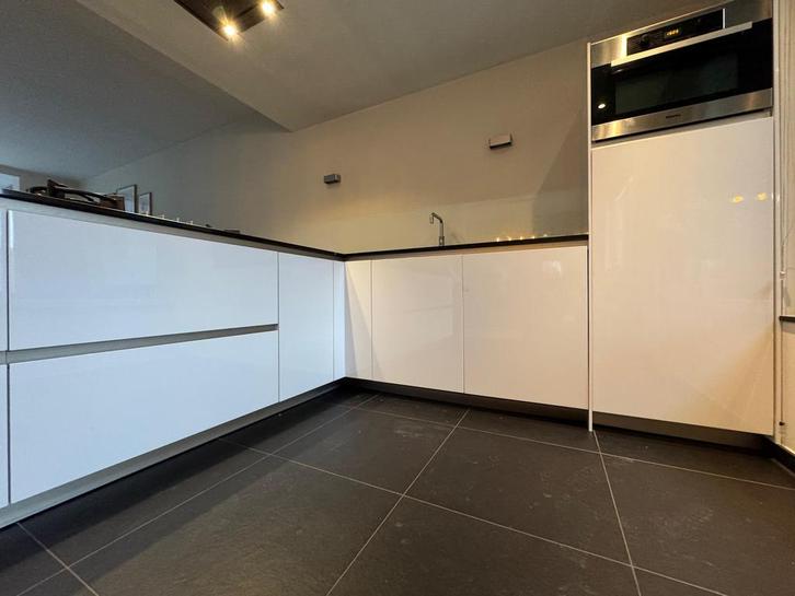 Complete Hoekkeuken Hoogglans + Apparatuur + GEDEMONTEERD, Huis en Inrichting, Keuken | Complete keukens, Zo goed als nieuw, Hoekkeuken