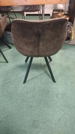 2 nette eetkamerstoelen voor €30, Ophalen