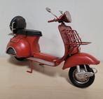 Rode retro scooter metalen miniatuur blikken model, Verzamelen, Nieuw, Ophalen of Verzenden