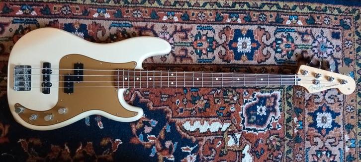 Fender Precisionbass Special Deluxe series 2009, Muziek en Instrumenten, Snaarinstrumenten | Gitaren | Bas, Zo goed als nieuw