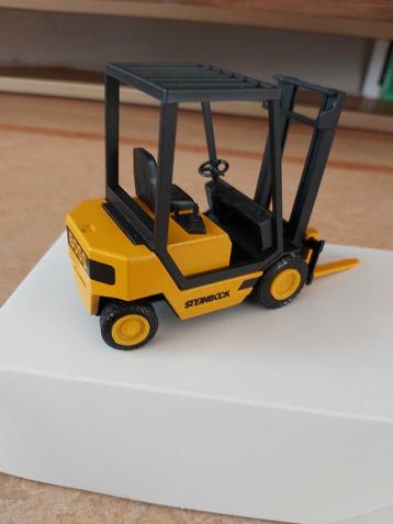 Steinbock Boss NH16-20 hydr. vorkheftruck van NZG 1/25 OVP beschikbaar voor biedingen