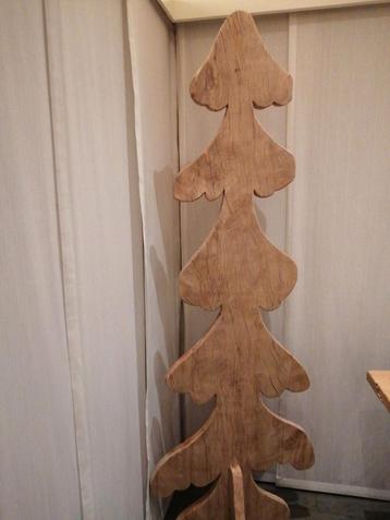 Robuuste houten boom, handgemaakt beschikbaar voor biedingen