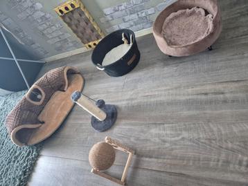 Katten accesoires beschikbaar voor biedingen