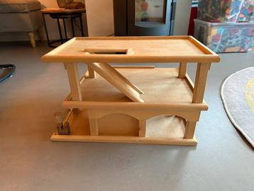 Houten Speelgarage beschikbaar voor biedingen