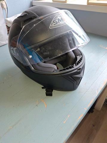 Nette helm maat L beschikbaar voor biedingen