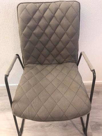 4x  stoelen beschikbaar voor biedingen