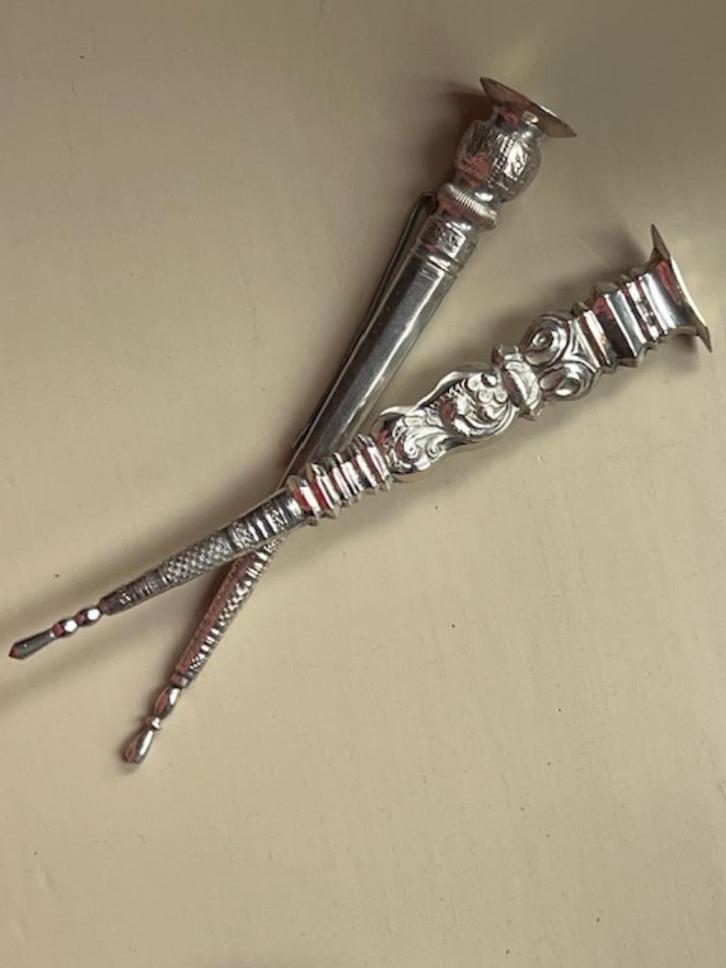 2 ANTIEKE BREISCHEDES VOORZIEN VAN CLIP, Antiek en Kunst, Antiek | Goud en Zilver, Zilver, Verzenden