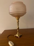 Prachtige vintage messing lamp met roze kap van glas, Huis en Inrichting, Ophalen of Verzenden, Zo goed als nieuw, Glas, Minder dan 50 cm