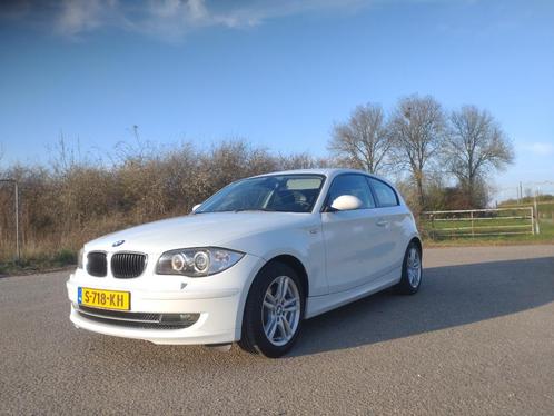 BMW 1-Serie 2.0 116I 3DR 2009 Wit Airco Stoelverwarming, Auto's, BMW, Bedrijf, 1-Serie, ABS, Airbags, Airconditioning, Alarm, Apple Carplay