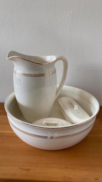 Antiek lampetstel Societe Ceramique Maestricht wit met goud beschikbaar voor biedingen