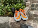 Oranje Nike voetbalschoenen, Sport en Fitness, Voetbal, Maat XS of kleiner, Ophalen, Gebruikt, Schoenen