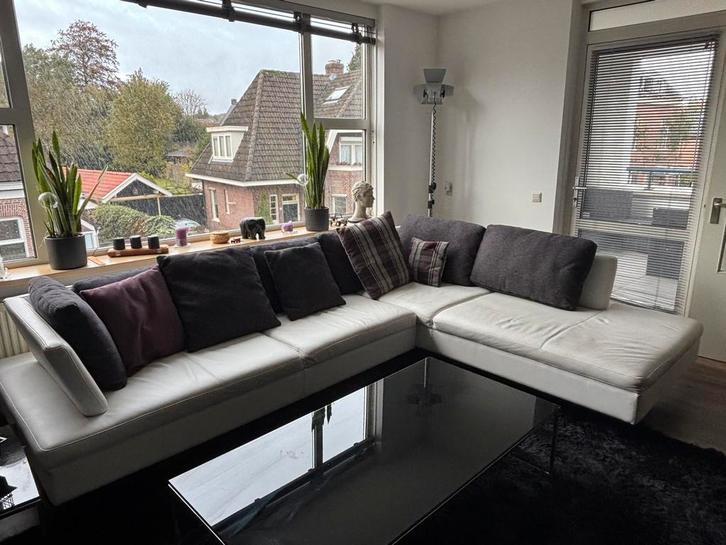 Montel Riante design Hoekbank wit Leder Inclusief Kussens, Huis en Inrichting, Banken | Complete zithoeken, Gebruikt, Leer, Ophalen