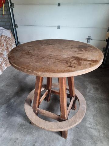 Houten statafel - Doorsnede 100cm beschikbaar voor biedingen