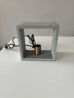 Beton look tafellamp, Huis en Inrichting, Ophalen, Overige materialen, Nieuw, Minder dan 50 cm