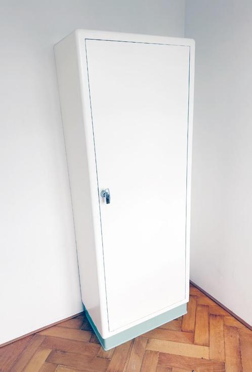Metalen Kast uit de Jaren 50 van Maquet, Huis en Inrichting, Kasten | Lockerkasten, Gebruikt, Ophalen